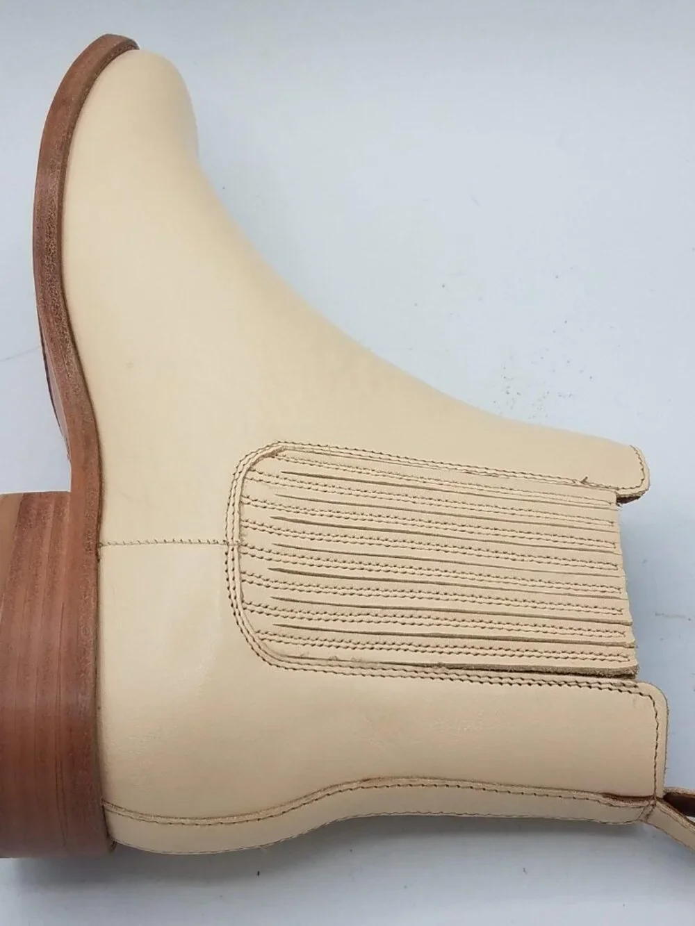 Thursday Boot Company Womens 10 Dreamer Classic Leather Chelsea Boot Beige